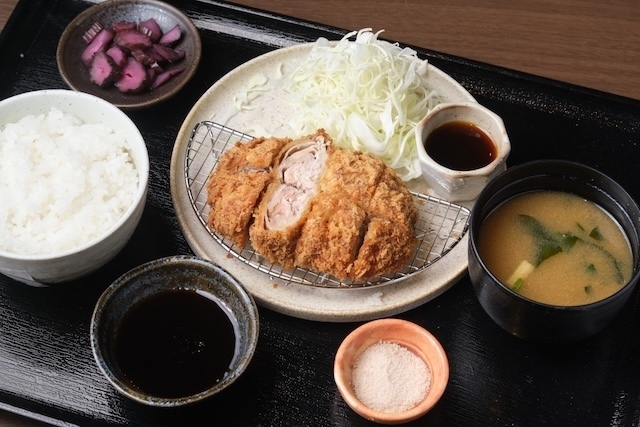汐留芝離宮ビルディングにある『キムカツはなれ 浜松町店』のランチ