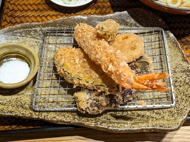 浜松町ネオ横丁の飲食店『米ぷら』の天ぷら