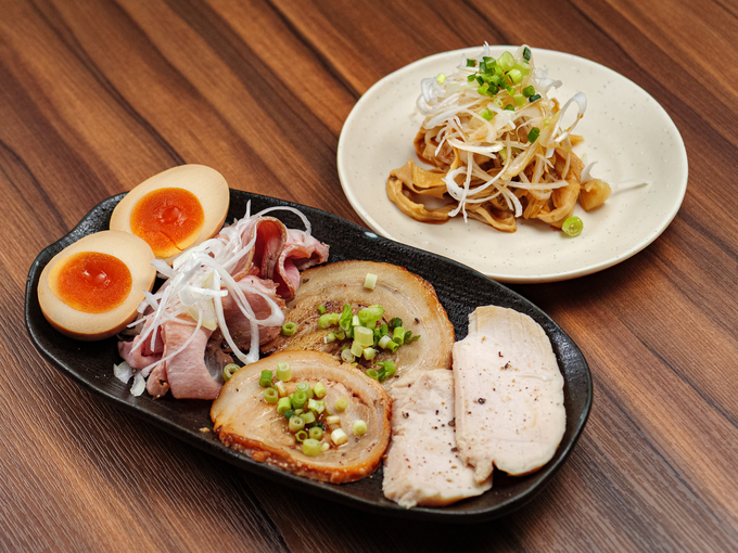 新橋　汐留『Ramen（ラーメン） 塩と貝つなぐ』