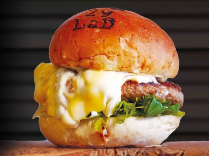 『富山北口横丁』内の『29LaB BURGER＋Cafe』の画像