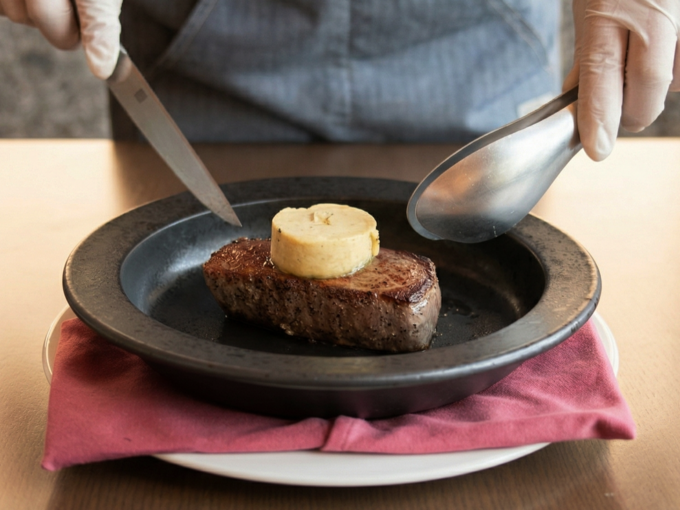 『新宿ステーキ』