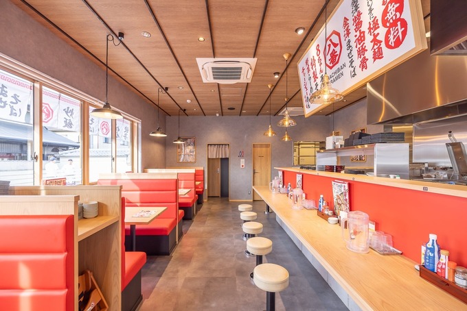金澤醤油豚骨8番らーめん 姫路市川橋通店の店内画像