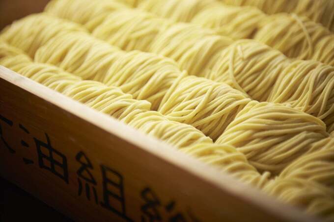 老舗製麺所と共同開発した自家製麺