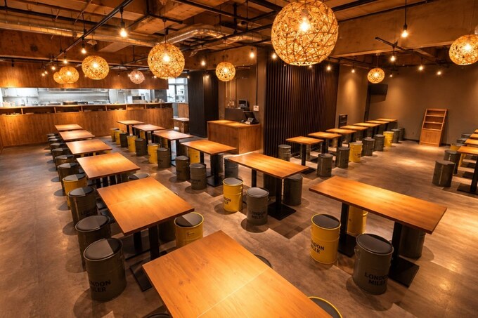 『おすすめ屋 町田店』の店内