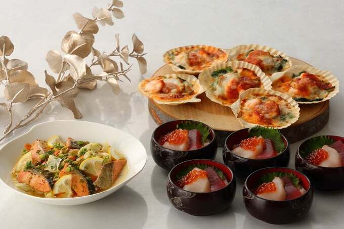海幸丼などが並ぶクリスマスディナーブッフェの料理