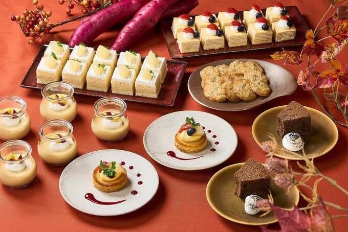 洋梨のキャラメルショートケーキなど11月のデザート
