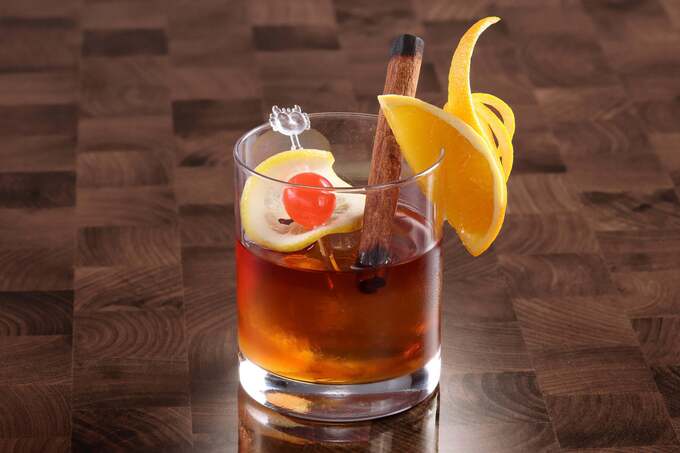 バーボンとチャイのカクテル「Ember old fashion」